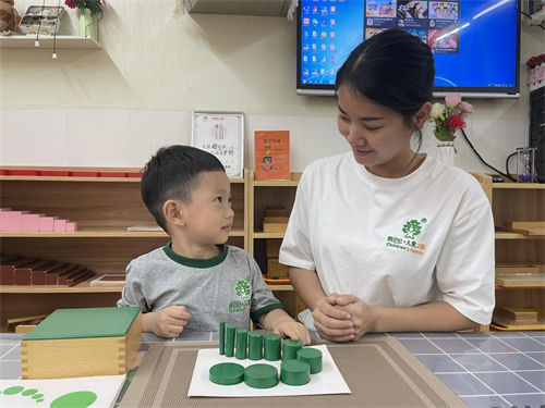 海南陵水藝星跨世紀幼兒園：優秀教師成長(cháng)故事（一）