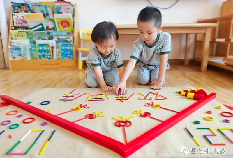山(shān)東棗莊跨世紀星光幼兒園: “祝福祖國(guó)，喜迎國(guó)慶”創意拼擺